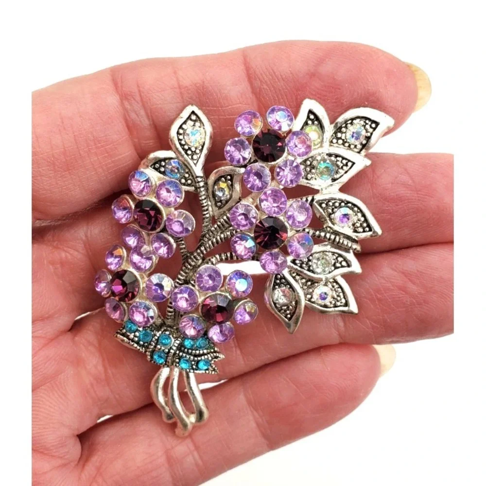 Vintage Avon Nina Ricci Florasl Bouqet Brooch Pin